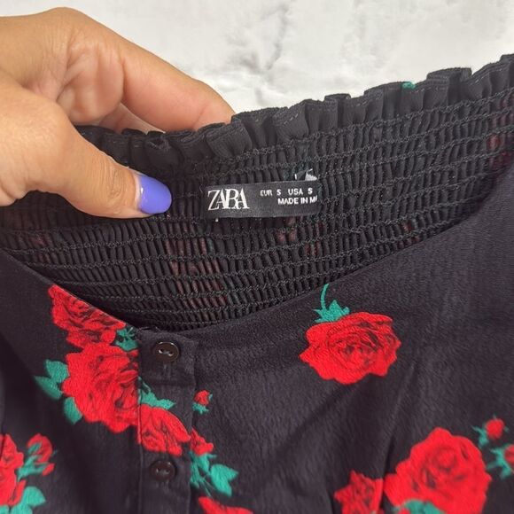 Zara Black and Red Floral Women's Top - Size Small Crop Top - Worn Once - Picture 2 of 3